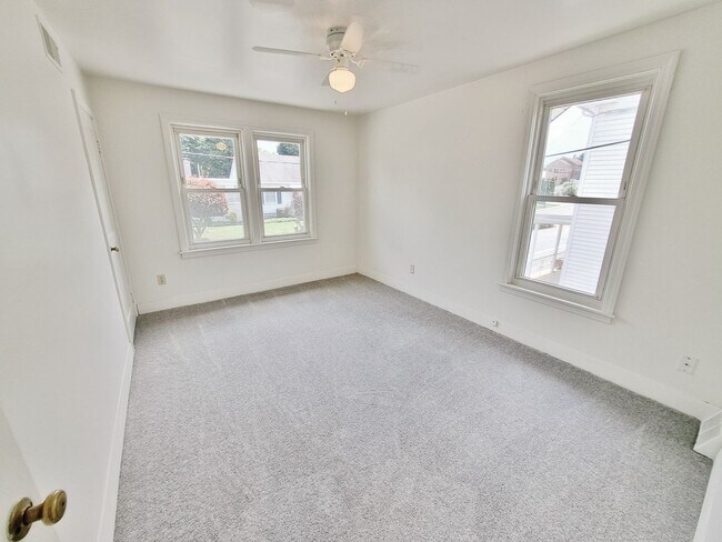 Building Photo - 51-53-53 E Forrest Ave