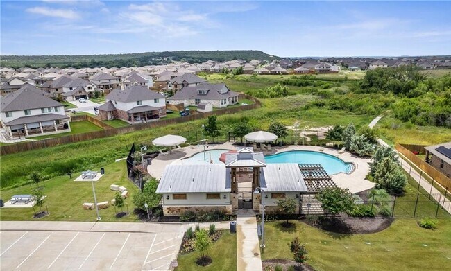 Building Photo - 4 bedroom 2 bathroom house! HOUSING ACCEPTED! MOVE-IN SPECIAL!!