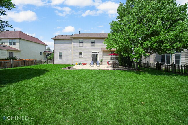 Building Photo - 3569 Charlemaine Dr