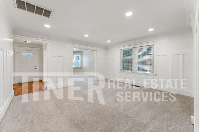 Building Photo - 1508 E Street-