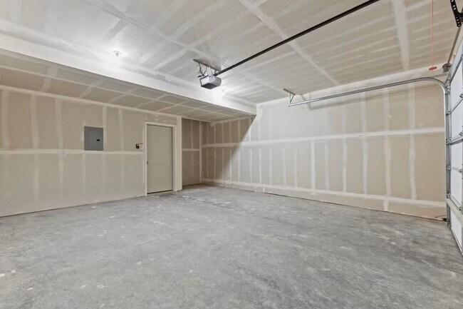 Building Photo - NT 3376