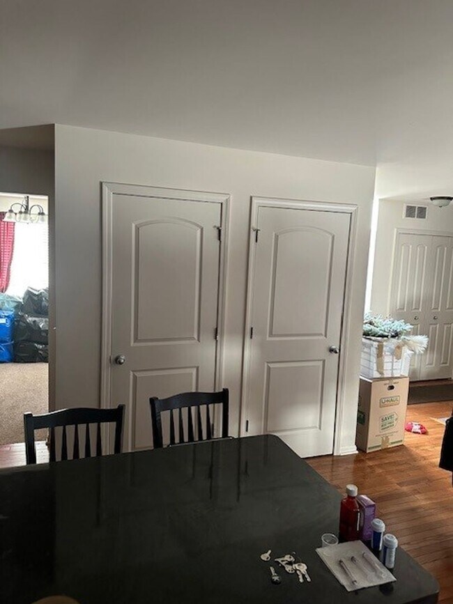 Building Photo - NEW RENTAL!