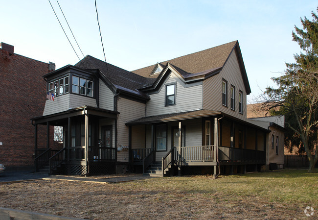 Primary Photo - 542 Clinton Ave