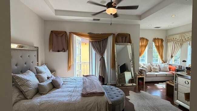 Building Photo - 210 NE 69th Cir