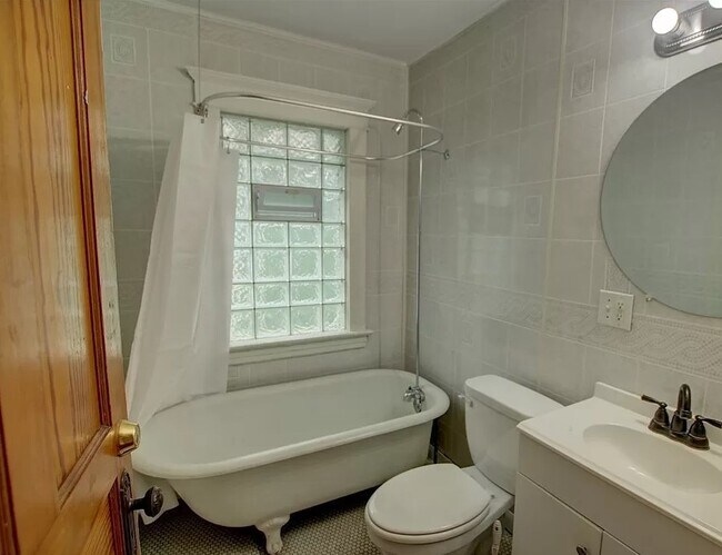 Building Photo - 79 Meech Ave