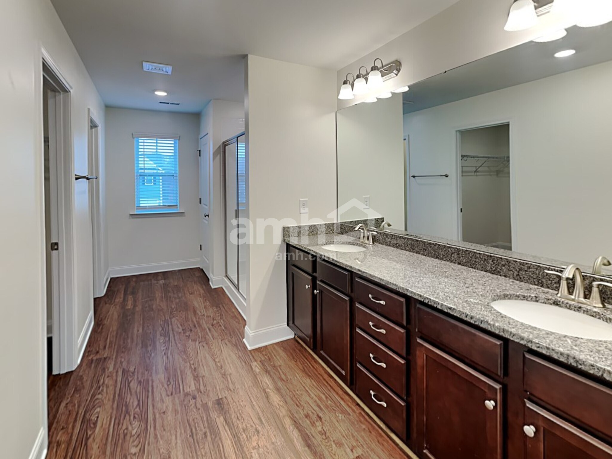 Building Photo - 2132 Laurel Vlg Cir