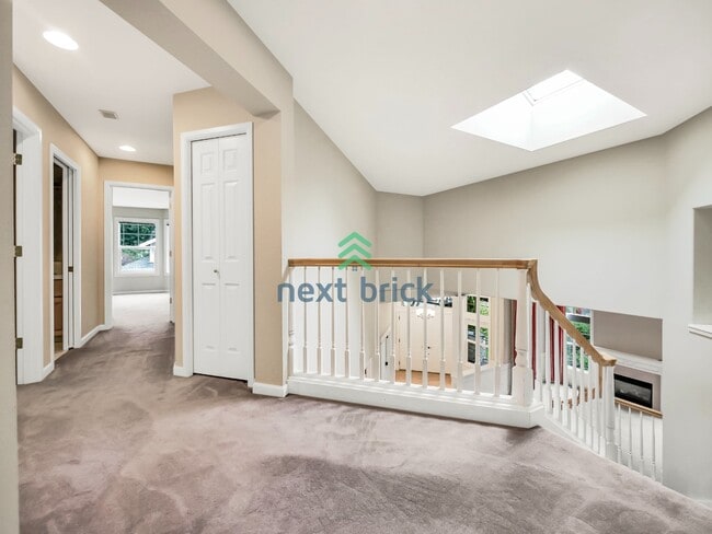 Building Photo - 4 Bed 2.5 Bath Single Family for Rent