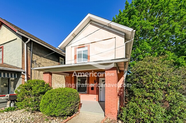 Primary Photo - 1008 Hancock Ave