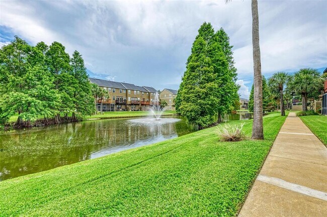 Building Photo - 2926 Bayshore Pointe Dr