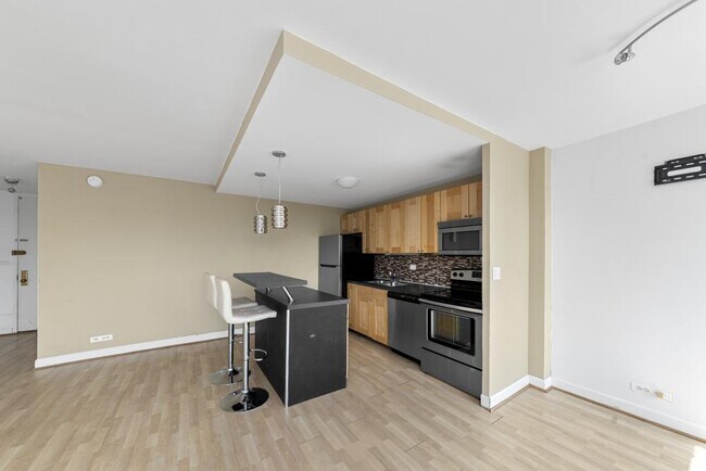 Primary Photo - 1 bedroom in Chicago IL 60613
