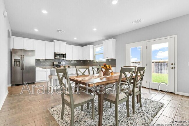 Building Photo - 7606 Hartford Den