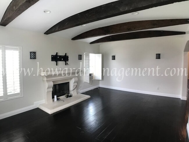 Building Photo - Beautifully remodeled Spanish style home with Granny Flat, Washer & Dryer, Large Backyard!