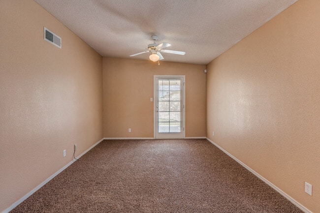 Building Photo - Home for Rent!