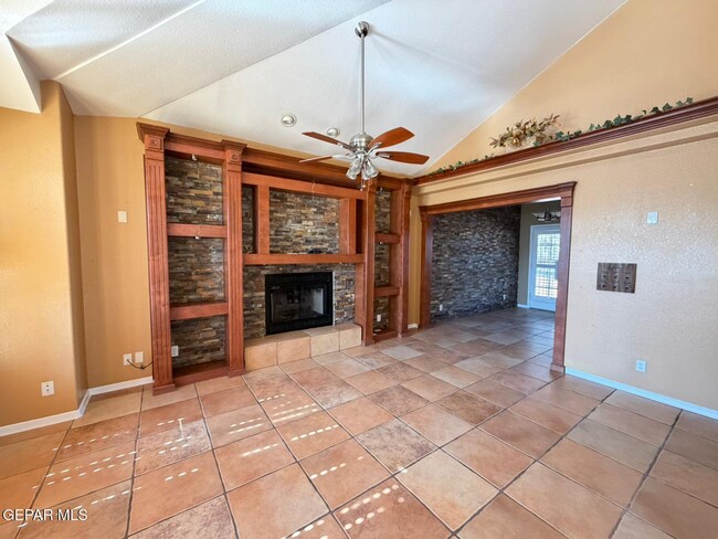 Building Photo - 12190 Via Inca Dr