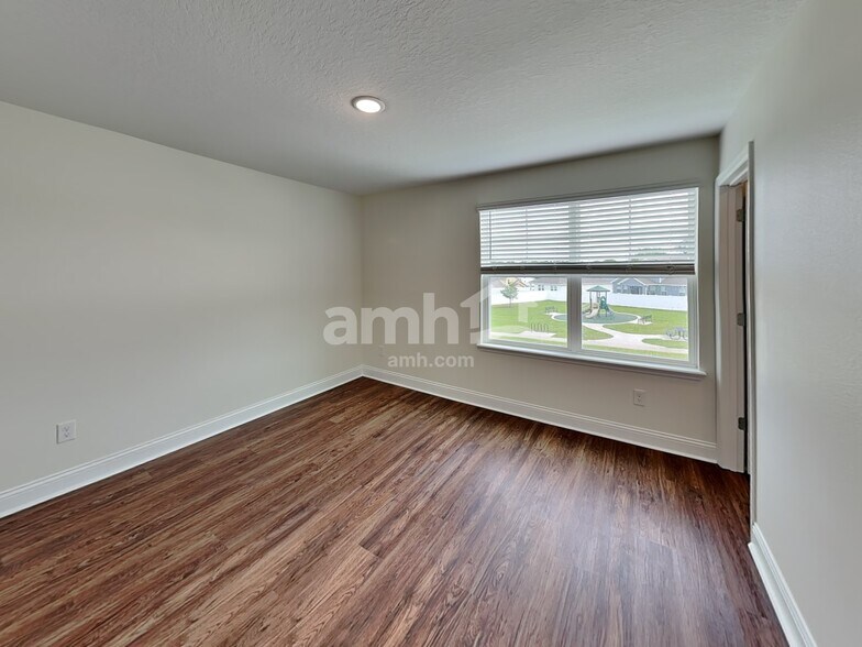 Building Photo - 1038 Summer Stone Lp