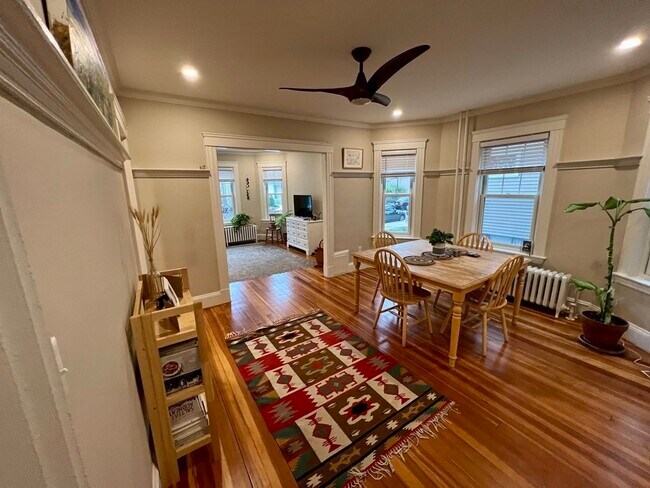 Building Photo - 12 Rosemary St