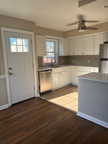 Building Photo - 8 Lynch Farm Dr