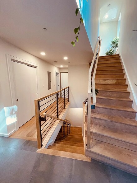 Entry stairs - 80 Fort Ave