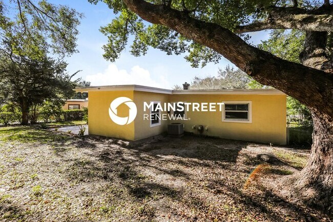 Building Photo - 3 Bedroom Pet-Friendly Home in Apopka, FL with Main Street Renewal