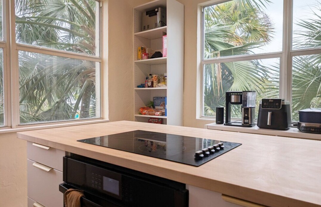 Building Photo - 900 16th St