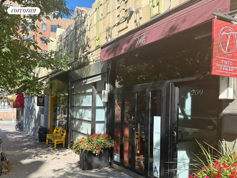 Building Photo - 875 W 181st St