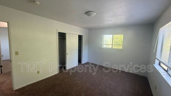 Building Photo - 535 Sims Ave