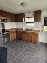 Building Photo - 225 A View Ave