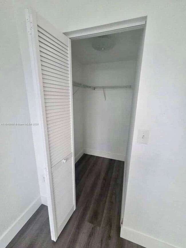 Building Photo - 2184 NE 167th St