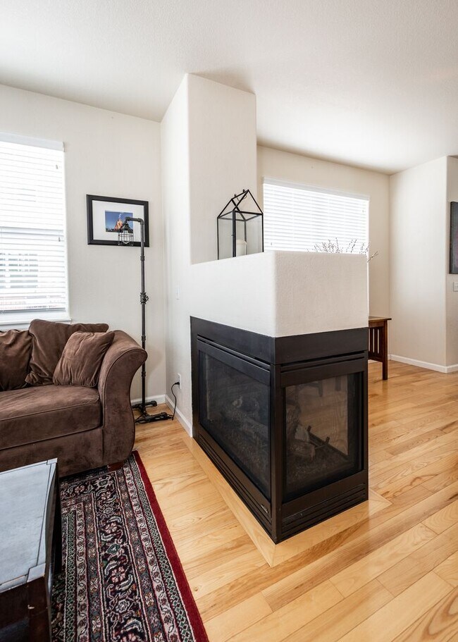 Building Photo - Downtown 3 Bedroom Townhome with 2 Car Garage