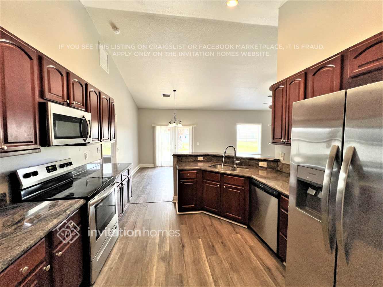 Building Photo - 1462 SW California Blvd