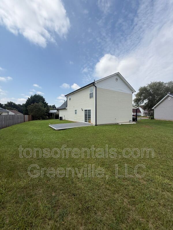 Building Photo - 151 Bellweather Dr