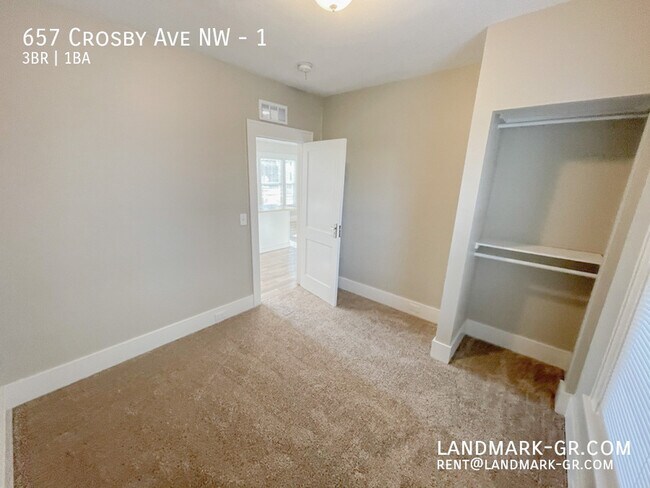 Building Photo - 657 Crosby St NW