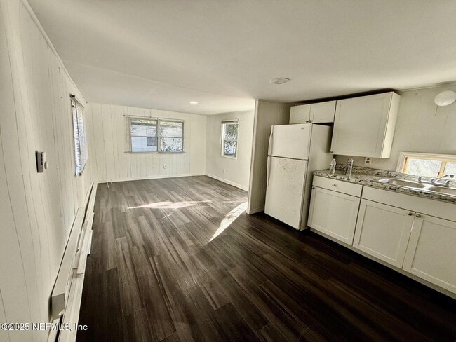 Building Photo - 1511 S Palm Ave