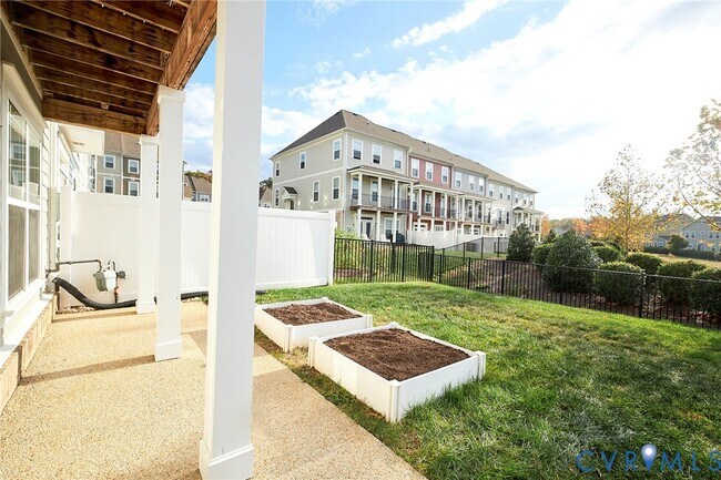 Building Photo - 11458 Hayloft Ln