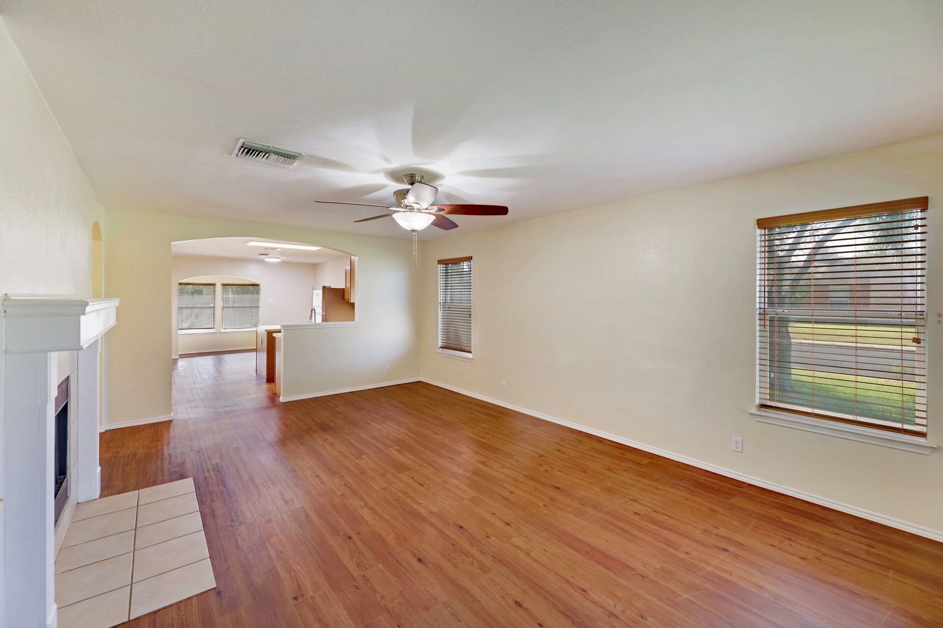 Building Photo - 301 Nicole Way