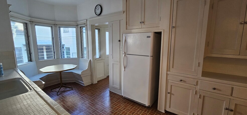 Kitchen to service porch - 218 1/2 N Kenmore Ave