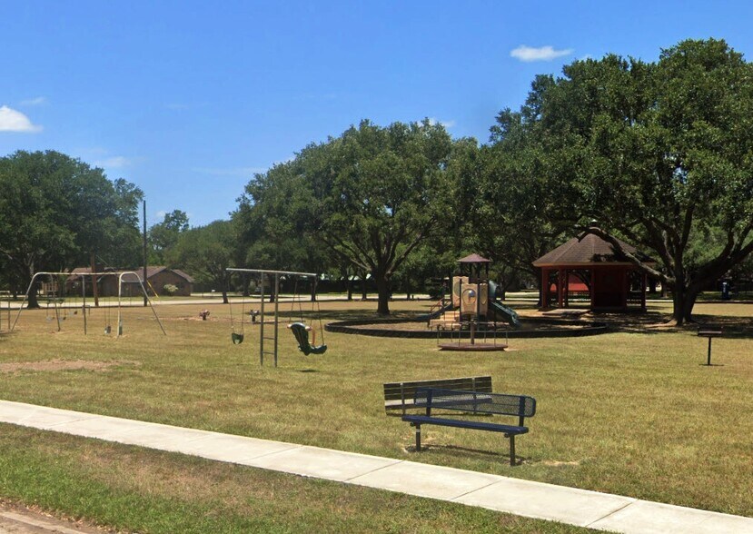 Building Photo - 582 Solomon Ln