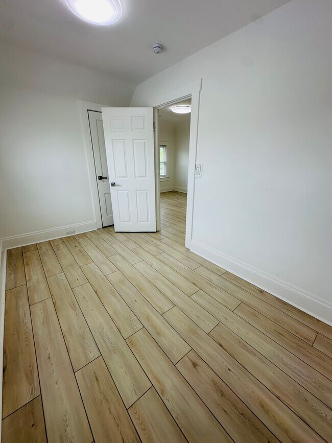 Building Photo - 4014 Cypress Ave