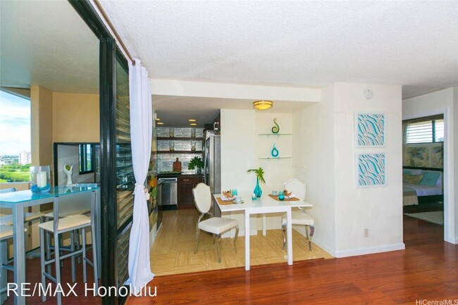 Building Photo - 2 br, 1 bath House - 2121 Ala Wai Blvd. #1503