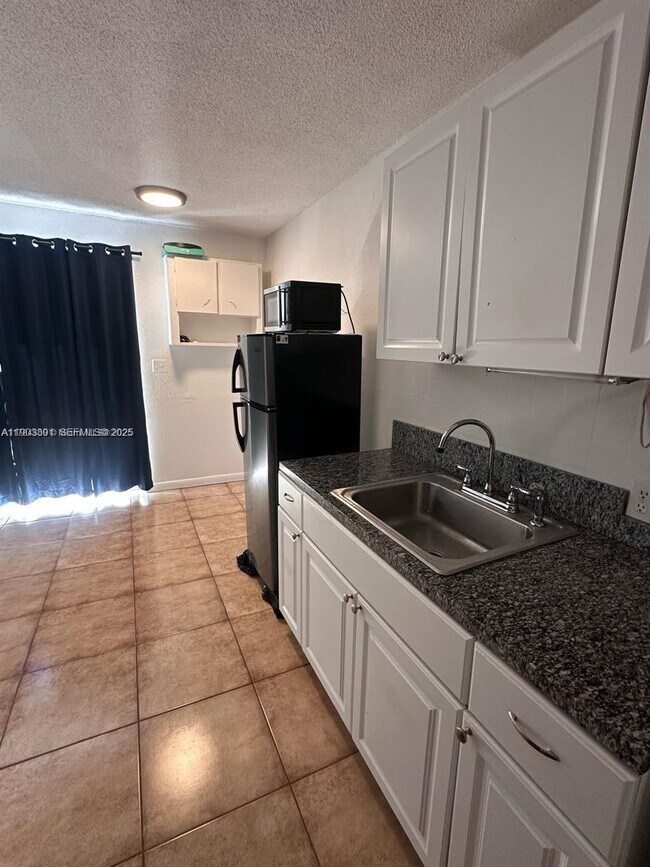 Building Photo - 2019 Fletcher St