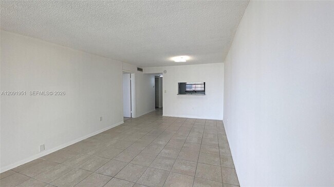 Building Photo - 10865 SW 112th Ave