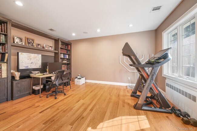 Building Photo - 13 White Birch Dr