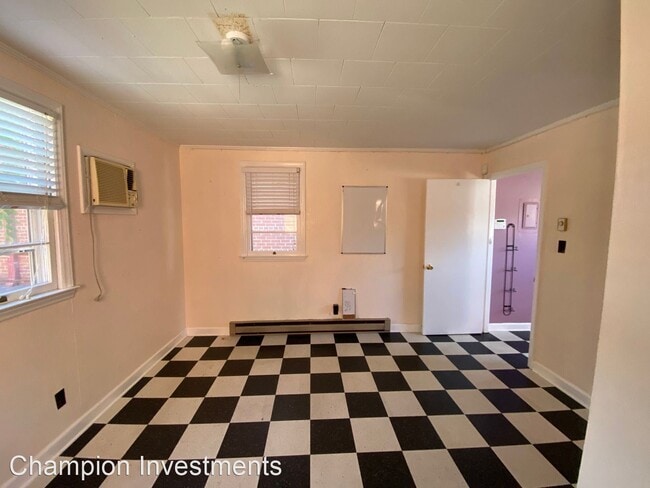 Building Photo - Studio, 0.5 bath House - 110 East Court St.