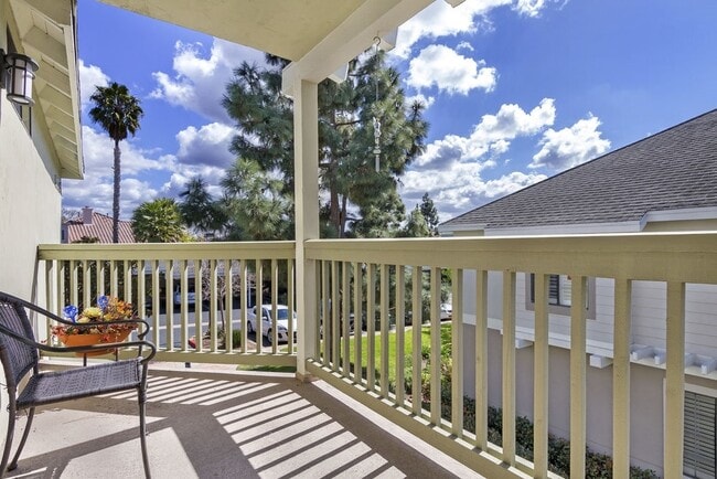 Building Photo - Centrally Located Condo at The Lakes of Carmel Valley!