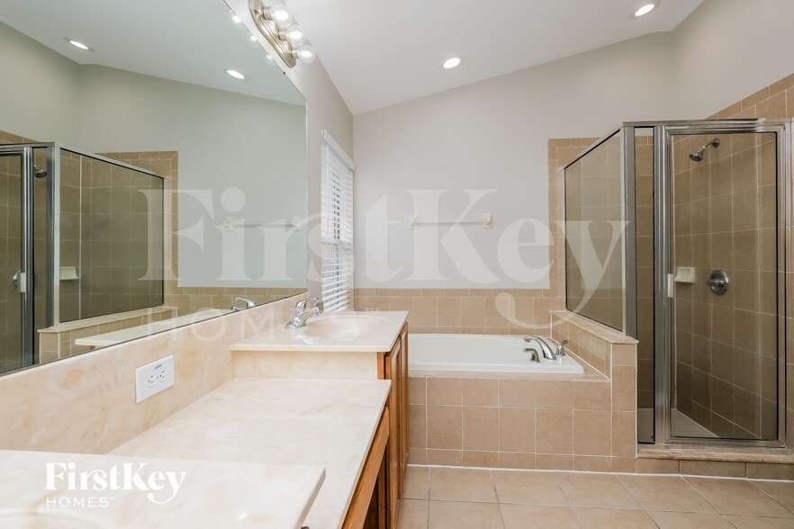 Building Photo - 1620 Bonita Bluff Ct