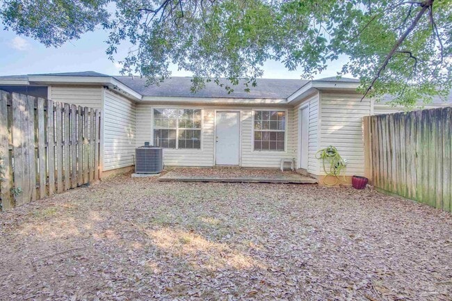 Building Photo - 8115 Heirloom Dr