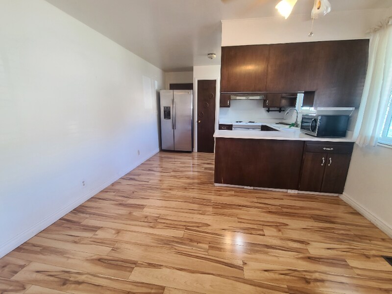 Building Photo - 245 N 600 E