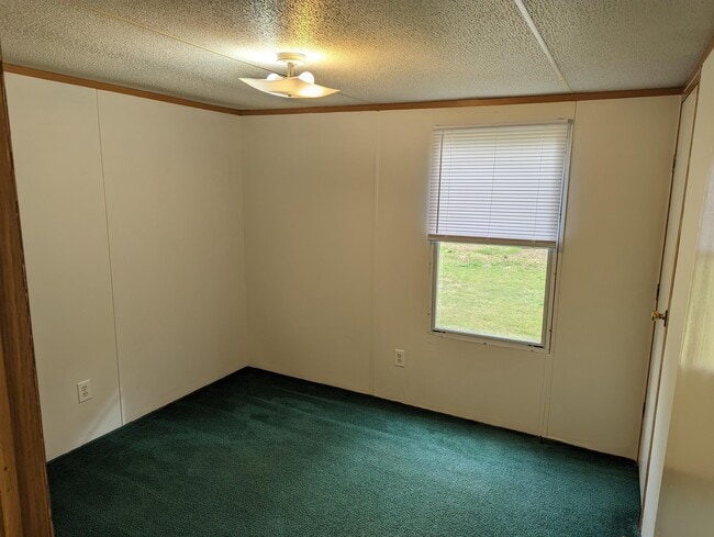 Building Photo - 19 Ransdell Ln