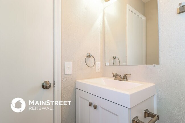 Building Photo - 1508 Endicott Dr