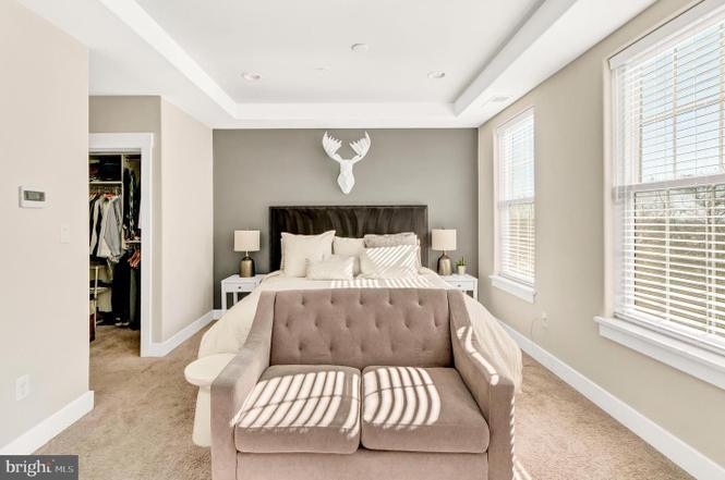 Building Photo - 3613 Fleet St